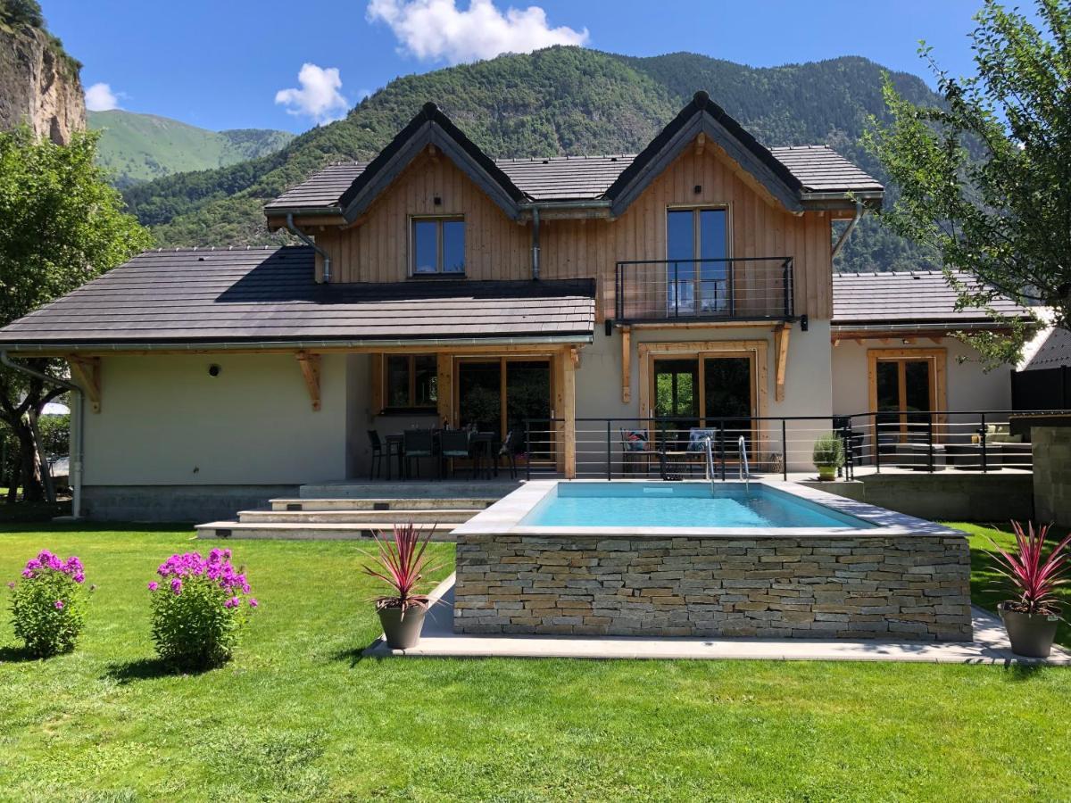 Chalet Barbara With Swimming Pool In The Heart Of Oisans Le Bourg-dʼOisans المظهر الخارجي الصورة